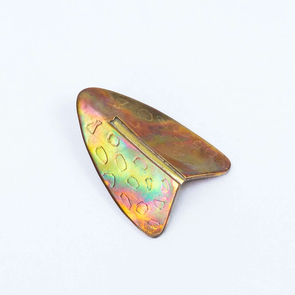 Colgante y prendedor en cobre y bronce