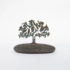 Escultura o pisa papel en cobre con pátina