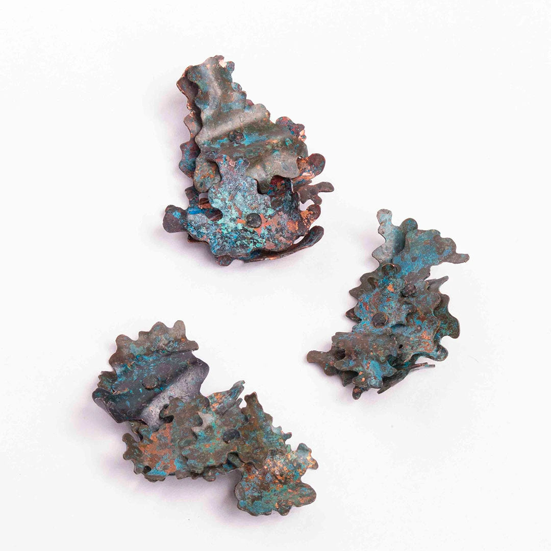 Prendedor en cobre con pátina