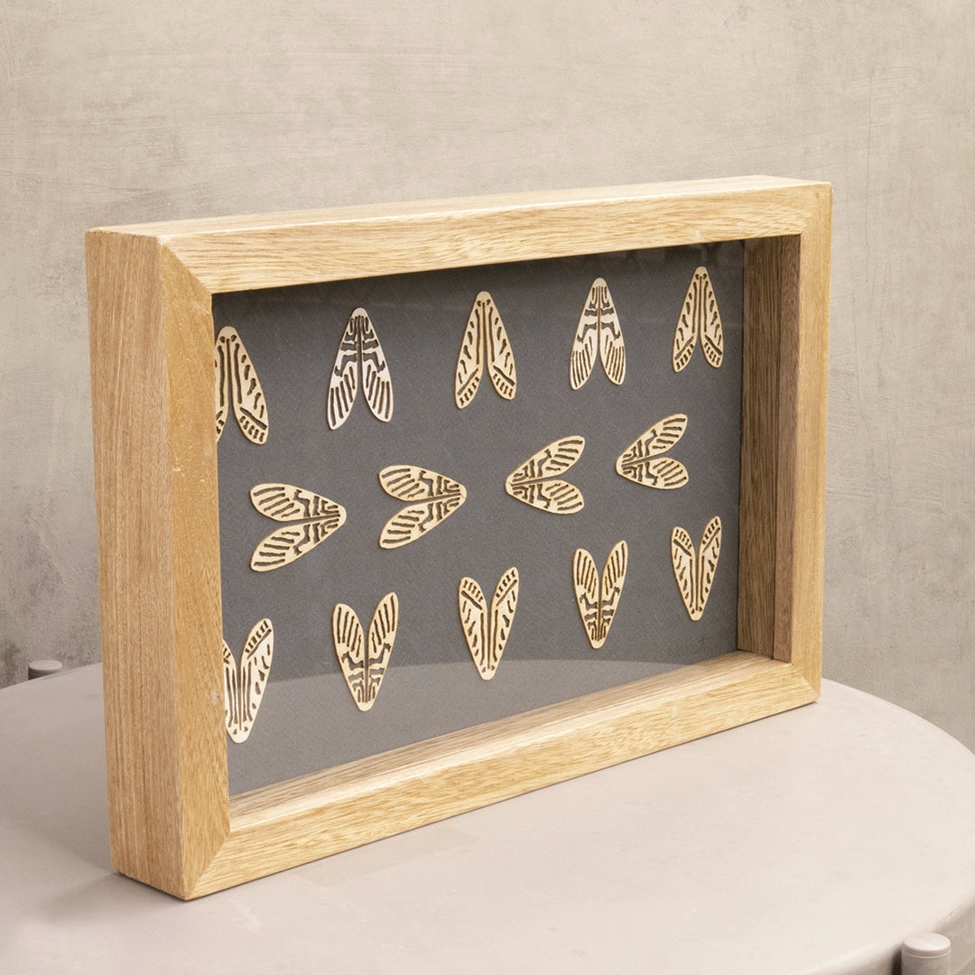 Cuadro en madera tipo caja con diseño en cartón